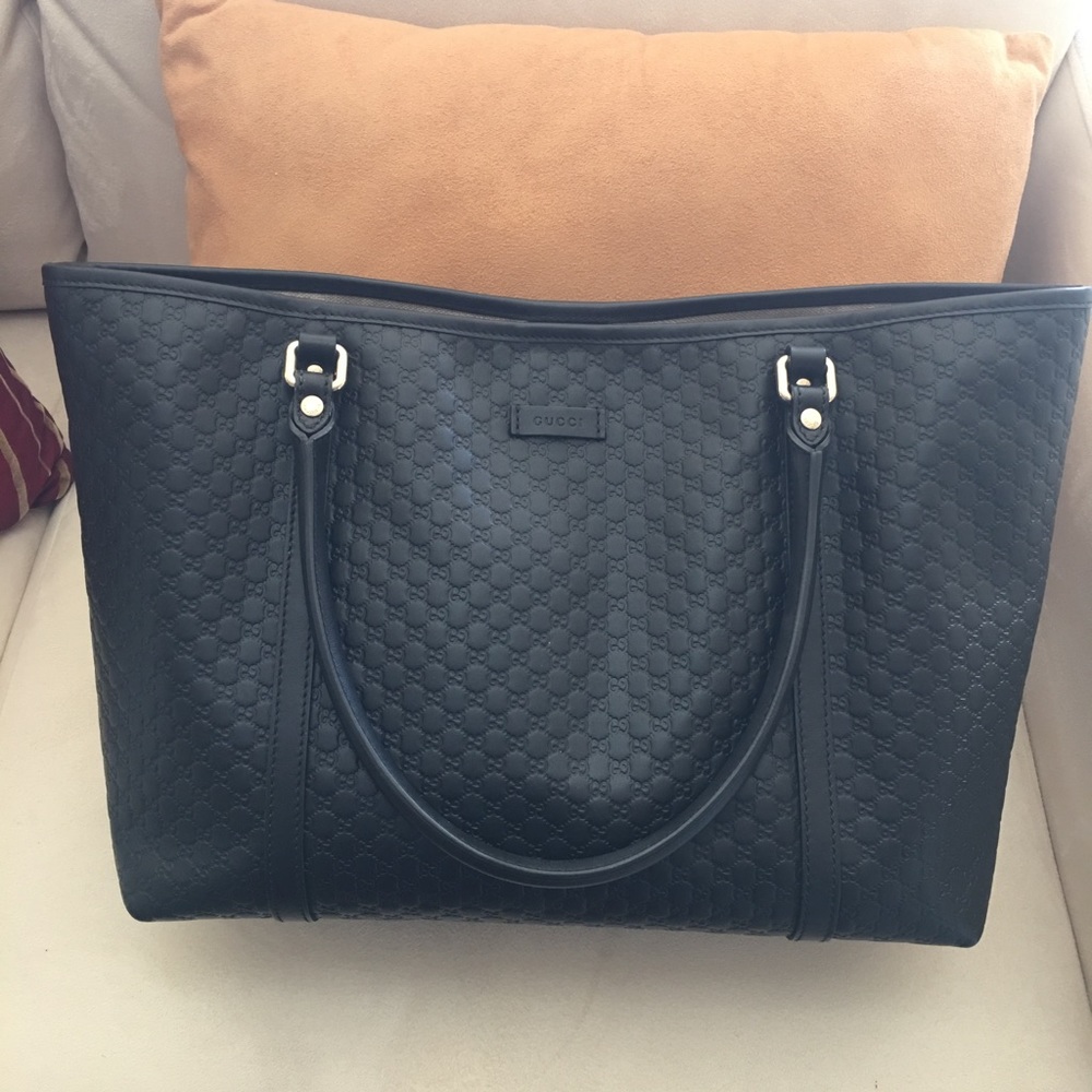 100% AUTHENTIC BLACK LEATHER GUCCI  HANDBAG